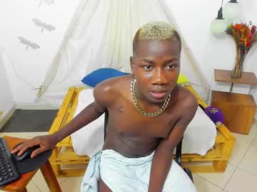 Peluche_Ebony1 Chaturbate stream image from January 18, 2025