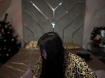 Bambiliii Chaturbate stream image from January 18, 2025
