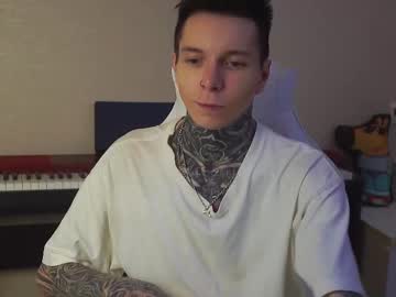 Chillguy2k Chaturbate stream image from January 18, 2025