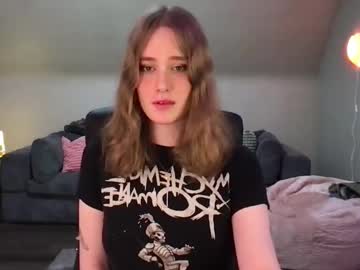 Eviecam Chaturbate stream image from January 18, 2025