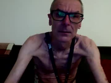 Lovepvclate40s Chaturbate stream image from January 18, 2025