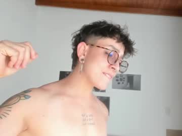 Simone_4201 Chaturbate stream image from January 18, 2025