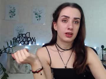 Emilylayer Chaturbate stream image from January 18, 2025