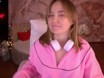 Sofiebloom Chaturbate stream image from January 18, 2025