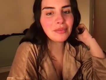 Chloekittenuk Chaturbate stream image from January 18, 2025