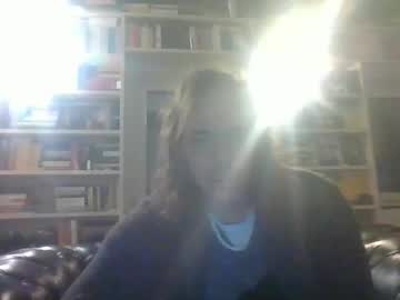 27lv27 Chaturbate stream image from January 18, 2025