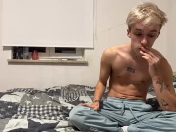 Dylanandollie Chaturbate stream image from January 18, 2025