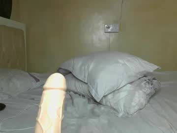Sassie_Bee Chaturbate stream image from January 19, 2025