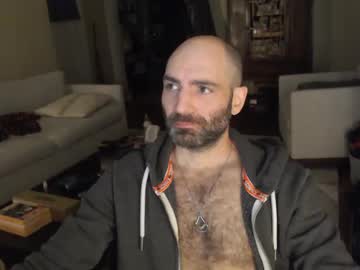 Suitenothing Chaturbate stream image from January 19, 2025