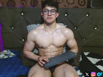 Jacke_Buster Chaturbate stream image from January 19, 2025