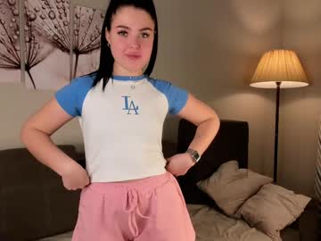 Oraatwood Chaturbate stream image from January 19, 2025