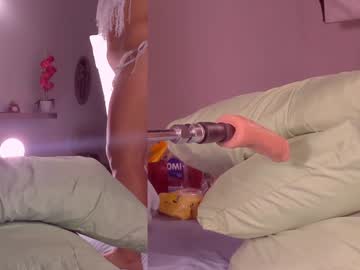 Mila_Moans Chaturbate stream image from January 19, 2025