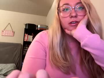 Vanillapuddingpie Chaturbate stream image from January 19, 2025
