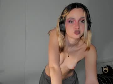 2b_ Chaturbate stream image from January 19, 2025