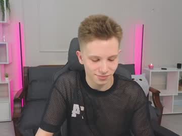 Artycropp Chaturbate stream image from January 19, 2025