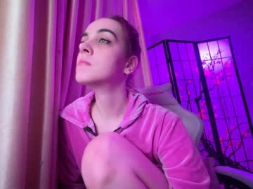 Katieshy_ Chaturbate stream image from January 19, 2025