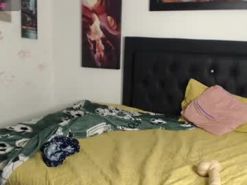 Luna_Leon_7 Chaturbate stream image from January 19, 2025