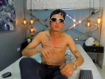 Andrew_Cooperr Chaturbate stream image from January 19, 2025