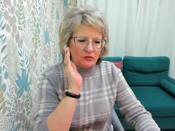 Evelynblissful Chaturbate stream image from January 19, 2025