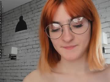 Philomenagroomes Chaturbate stream image from January 19, 2025