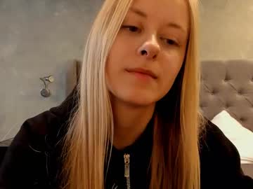 Fancycarll Chaturbate stream image from January 19, 2025