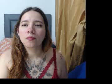 Lilbettyhoe Chaturbate stream image from January 19, 2025