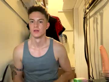 Chrisinthecloset Chaturbate stream image from January 19, 2025