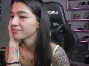 Vinkitinkii Chaturbate stream image from January 19, 2025