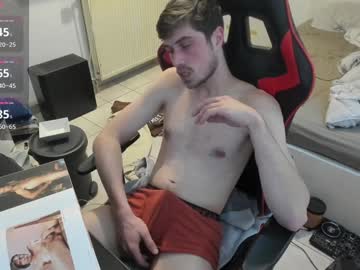 Anthonyloveseks Chaturbate stream image from January 19, 2025