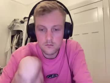 Pancakerollxo Chaturbate stream image from January 19, 2025