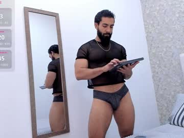 Maxstrong01 Chaturbate stream image from January 19, 2025