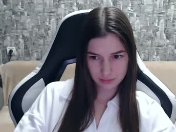 Honeyynancyy Chaturbate stream image from January 19, 2025