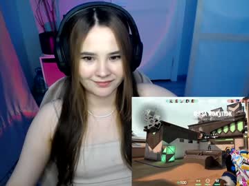 Sarablaree Chaturbate stream image from January 19, 2025