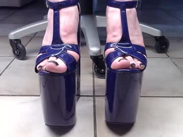 Teninchheels Chaturbate stream image from January 19, 2025