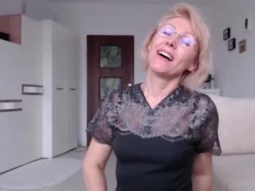 Jasmin18v Chaturbate stream image from January 19, 2025