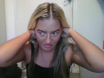 Rubyredxxxoxxx Chaturbate stream image from January 19, 2025