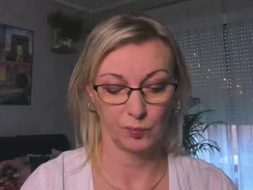 Xvanessalove Chaturbate stream image from January 19, 2025