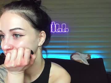 Meowluv Chaturbate stream image from January 19, 2025
