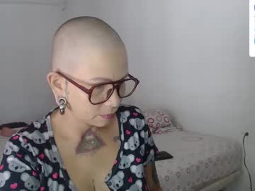 Moon_Cat85 Chaturbate stream image from January 19, 2025