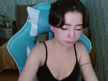 Sueluna Chaturbate stream image from January 19, 2025