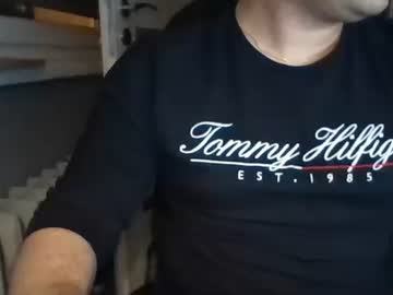 Niewidoczny26 Chaturbate stream image from January 19, 2025