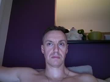 Ploki2000 Chaturbate stream image from January 19, 2025