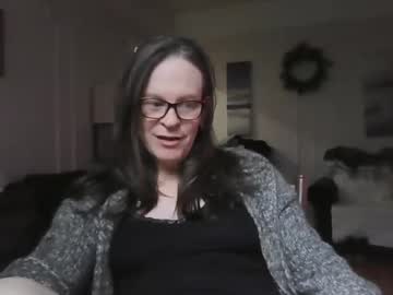 Emhamm Chaturbate stream image from January 19, 2025