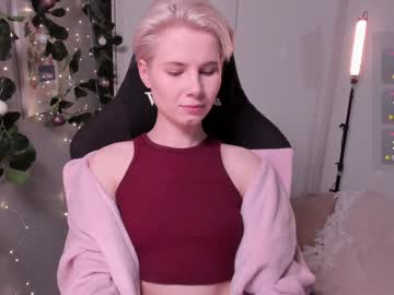 Imnotmia Chaturbate stream image from January 19, 2025