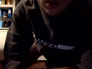 Rocketviper Chaturbate stream image from January 19, 2025