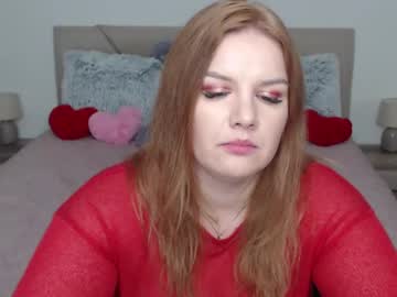 Curvyanna13 Chaturbate stream image from January 19, 2025