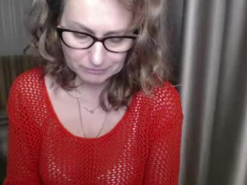 Lauraoven1 Chaturbate stream image from January 19, 2025