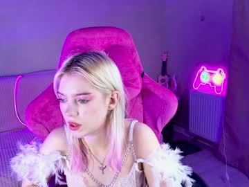 Shawty_Blonde Chaturbate stream image from January 19, 2025