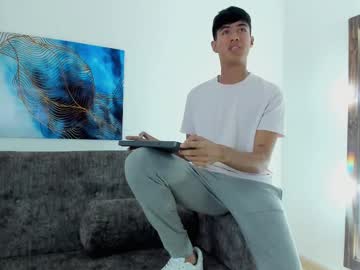 Atlascox Chaturbate stream image from January 19, 2025