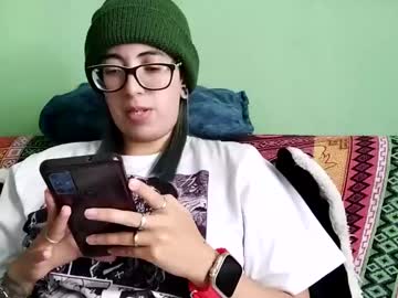 Waningrosee Chaturbate stream image from January 19, 2025